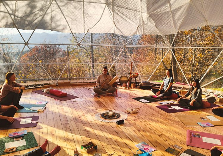 </noscript>Yoga and Wine Retreat
